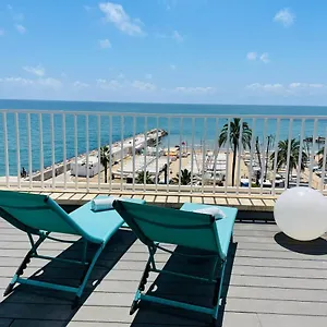 ático Con Fantásticas Vistas Al Mar Y La Iglesia Apartamento Sitges