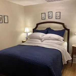Pineapple House, Cozy Garden Apartment, Center! Marble-tiled Bathroom! Free Parking! , Denver United States
