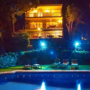 Con Piscina Privada Climatizada Сasa de vacaciones Santa Susanna